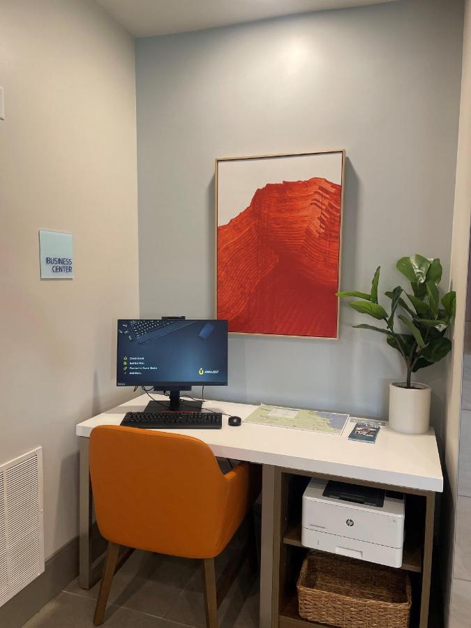 Holiday Inn Express & Suites Marquette By Ihg Ngoại thất bức ảnh