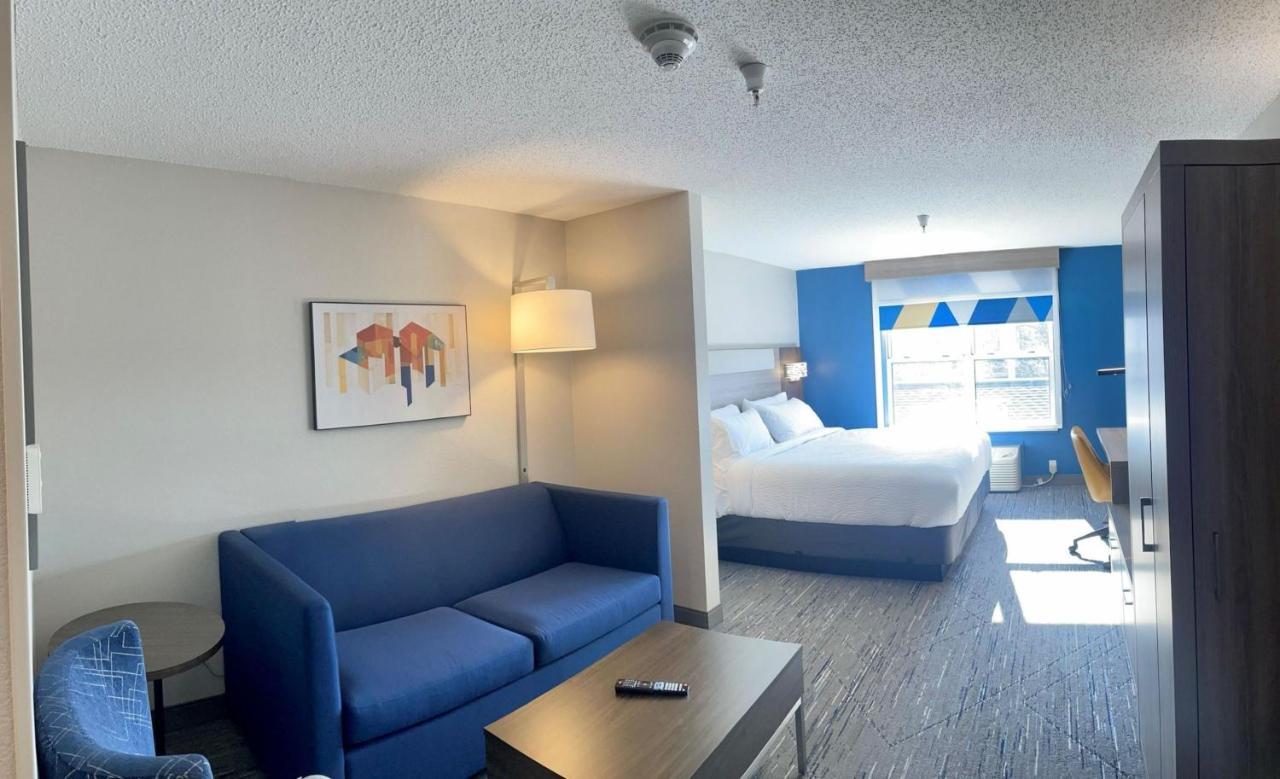 Holiday Inn Express & Suites Marquette By Ihg Ngoại thất bức ảnh