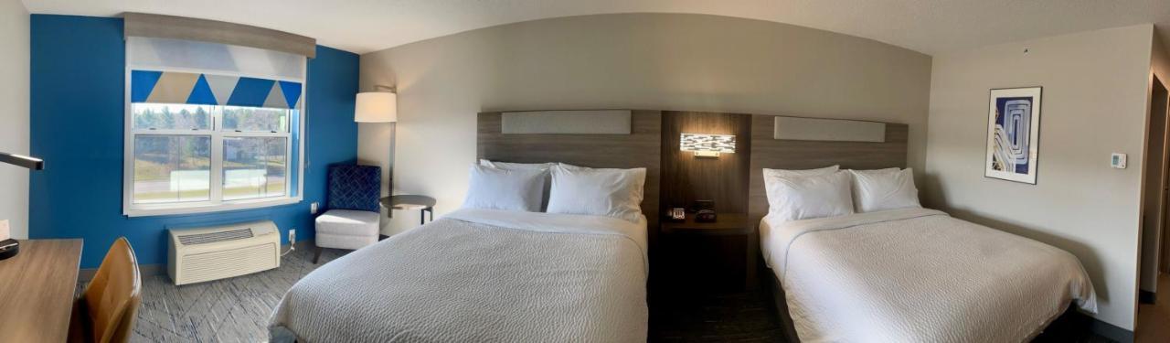 Holiday Inn Express & Suites Marquette By Ihg Ngoại thất bức ảnh
