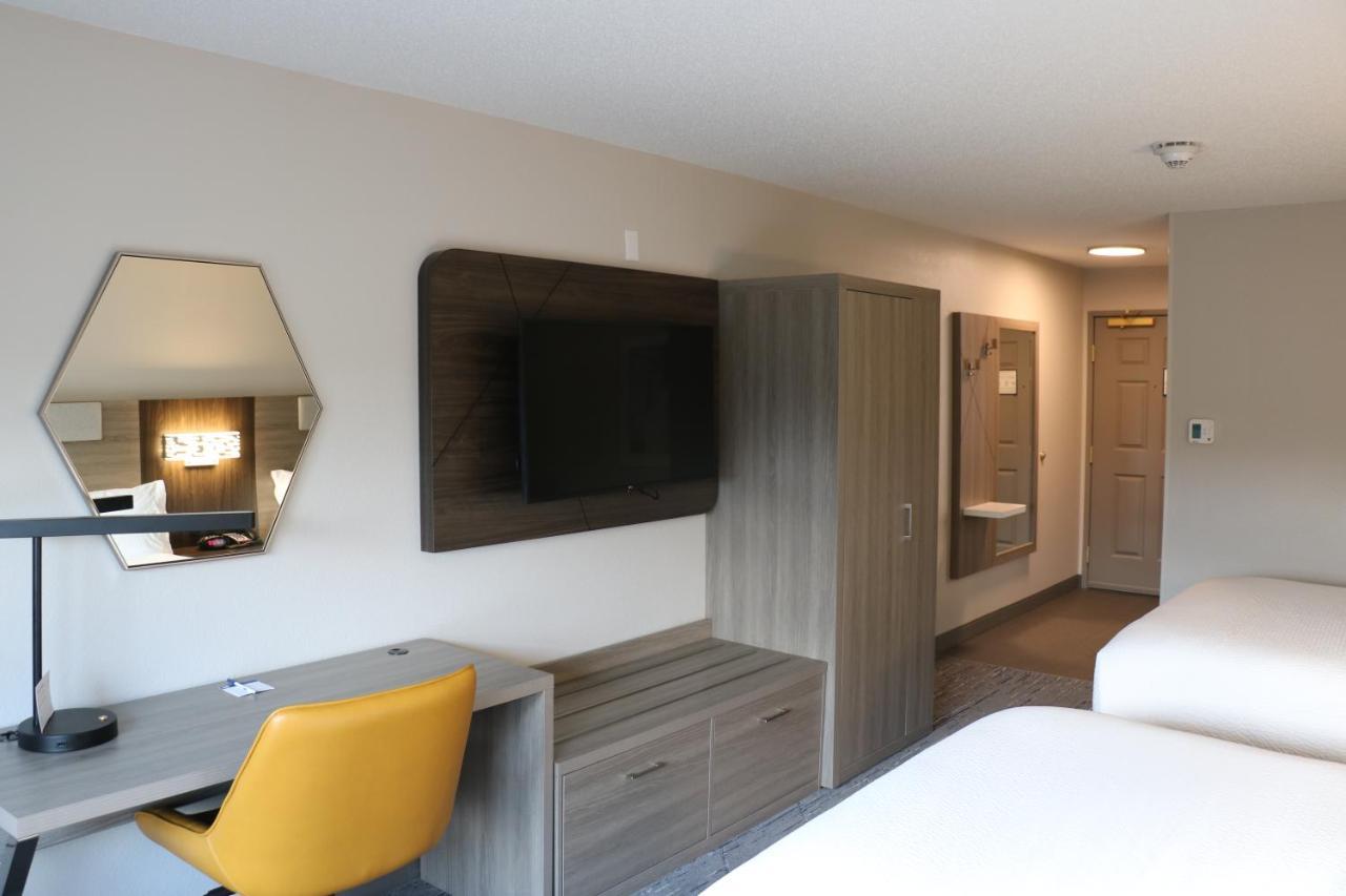 Holiday Inn Express & Suites Marquette By Ihg Ngoại thất bức ảnh