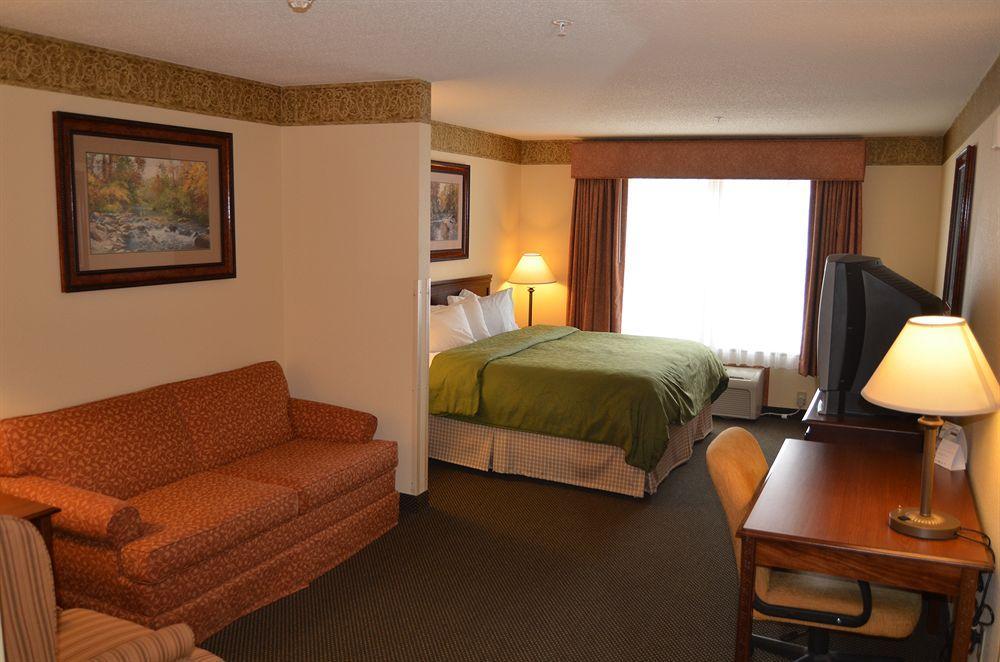 Holiday Inn Express & Suites Marquette By Ihg Phòng bức ảnh