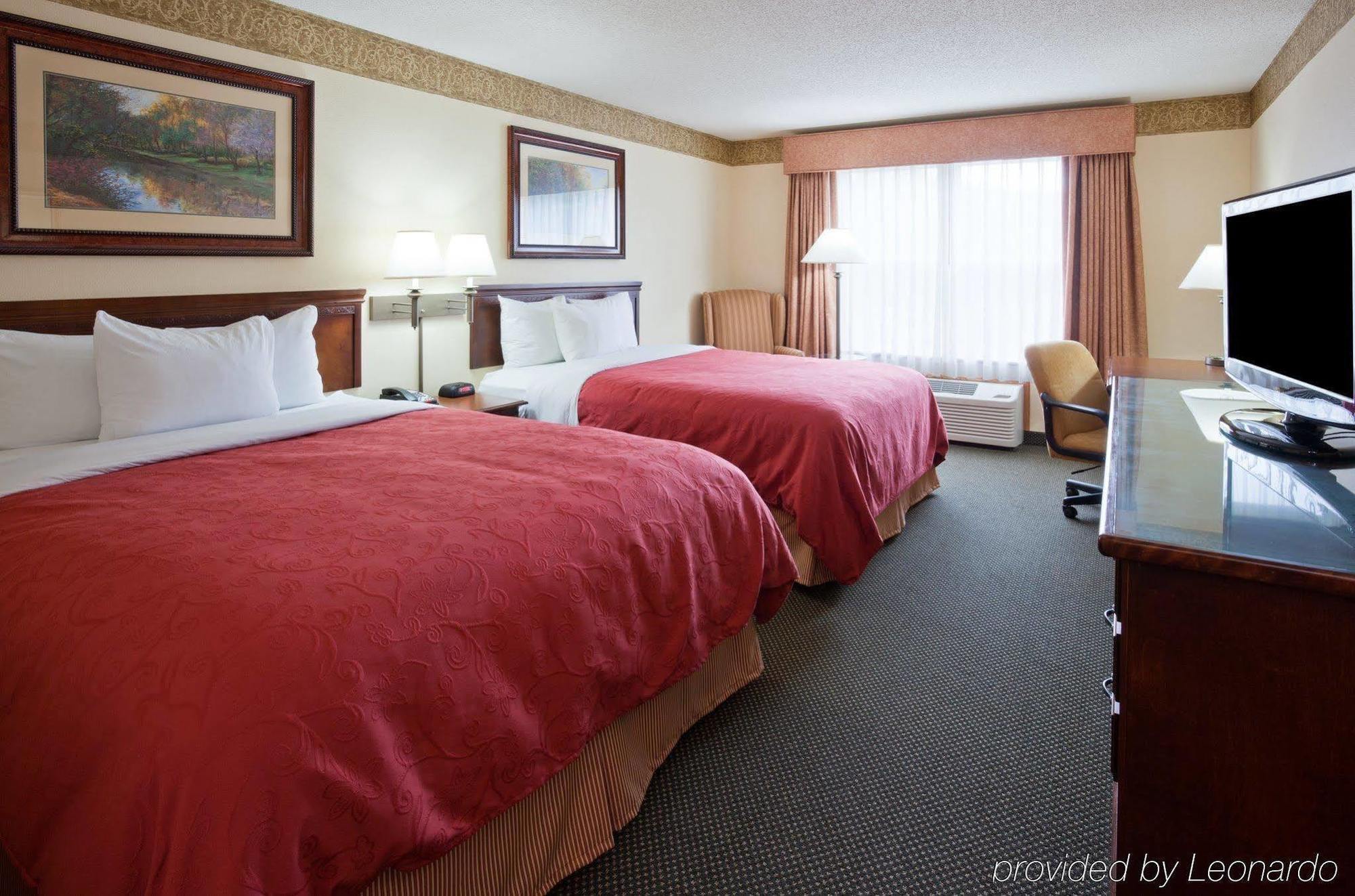 Holiday Inn Express & Suites Marquette By Ihg Ngoại thất bức ảnh