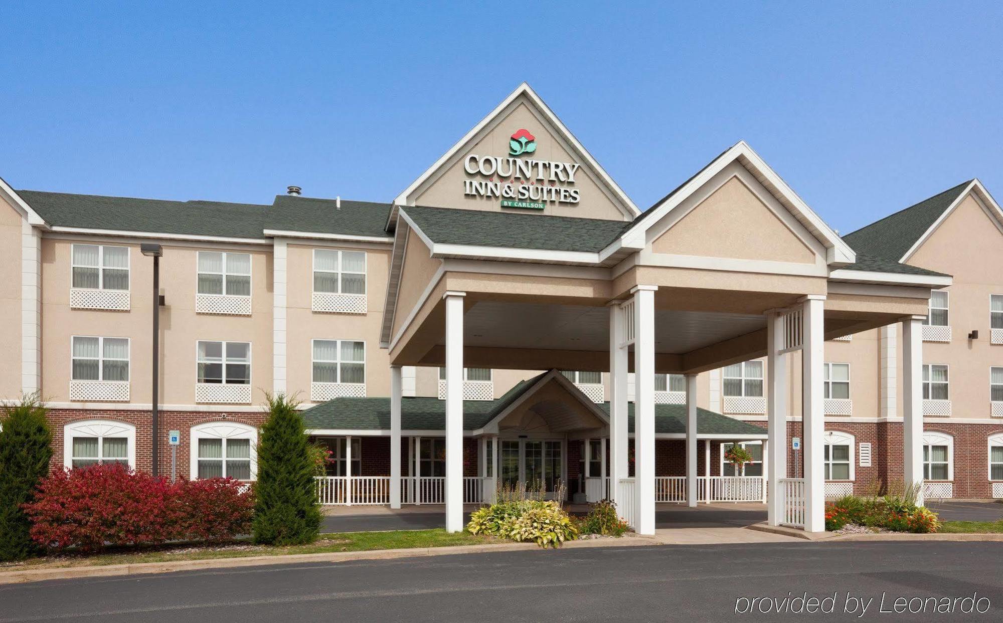 Holiday Inn Express & Suites Marquette By Ihg Ngoại thất bức ảnh