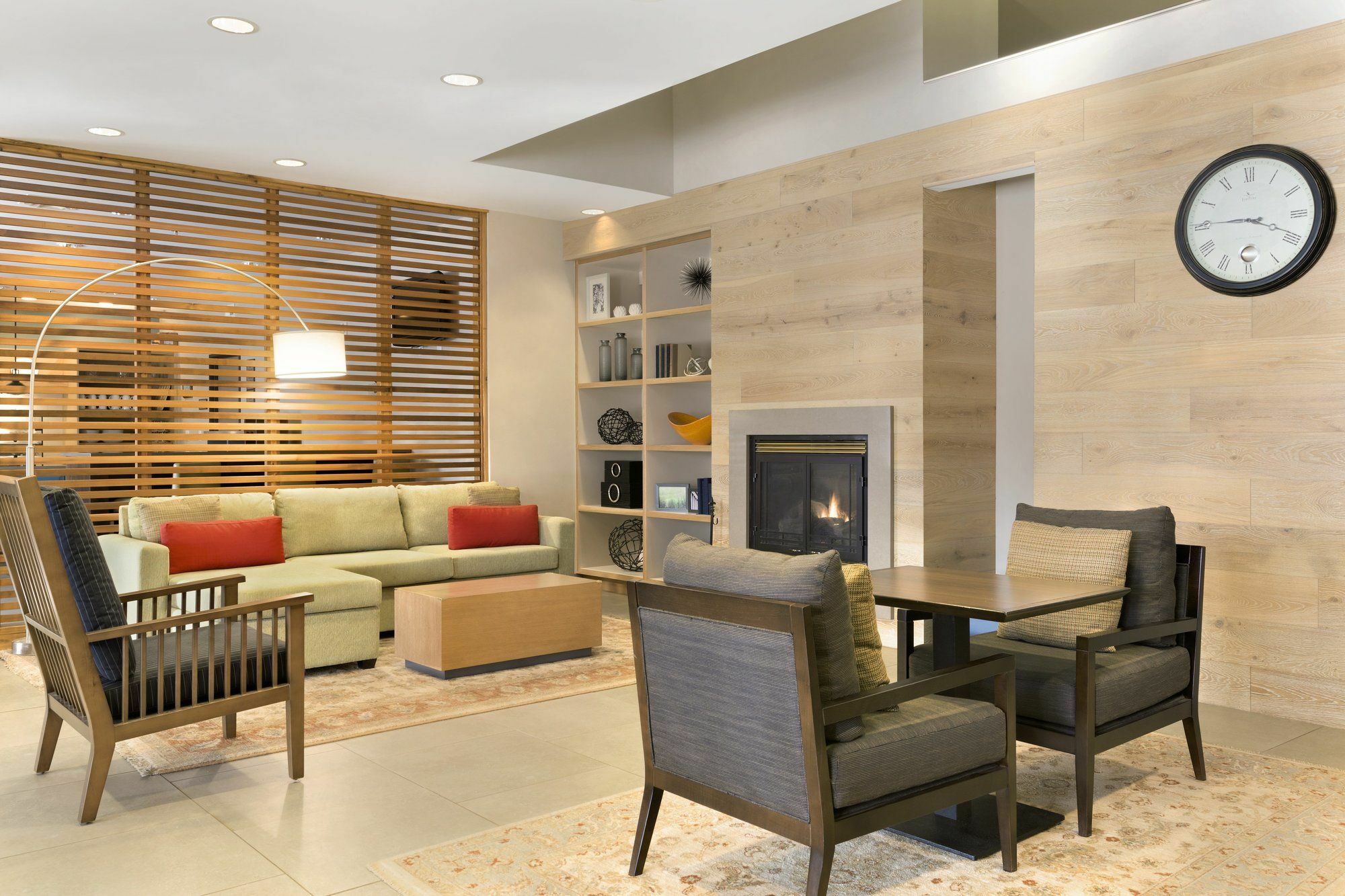 Holiday Inn Express & Suites Marquette By Ihg Ngoại thất bức ảnh