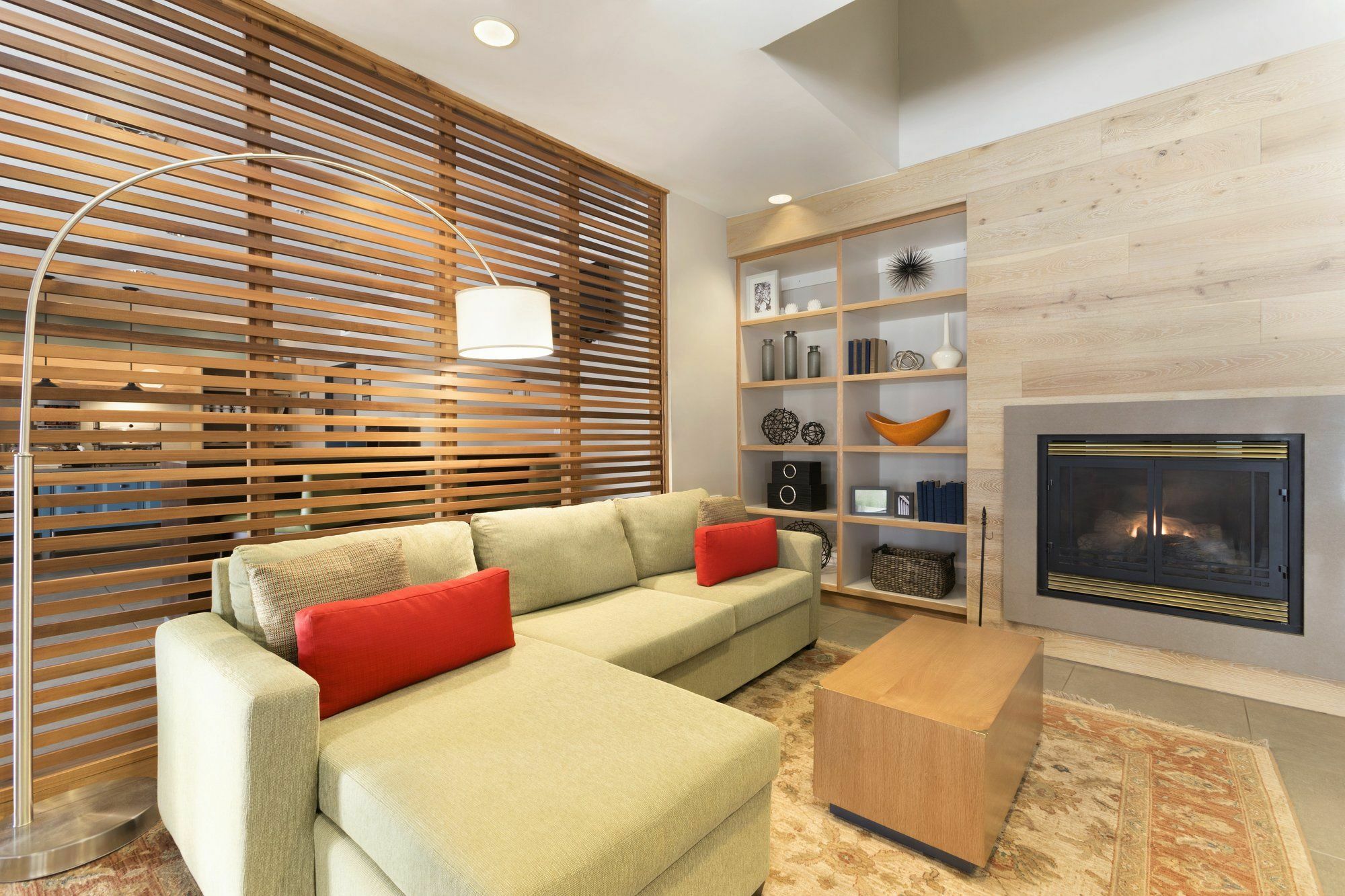 Holiday Inn Express & Suites Marquette By Ihg Ngoại thất bức ảnh