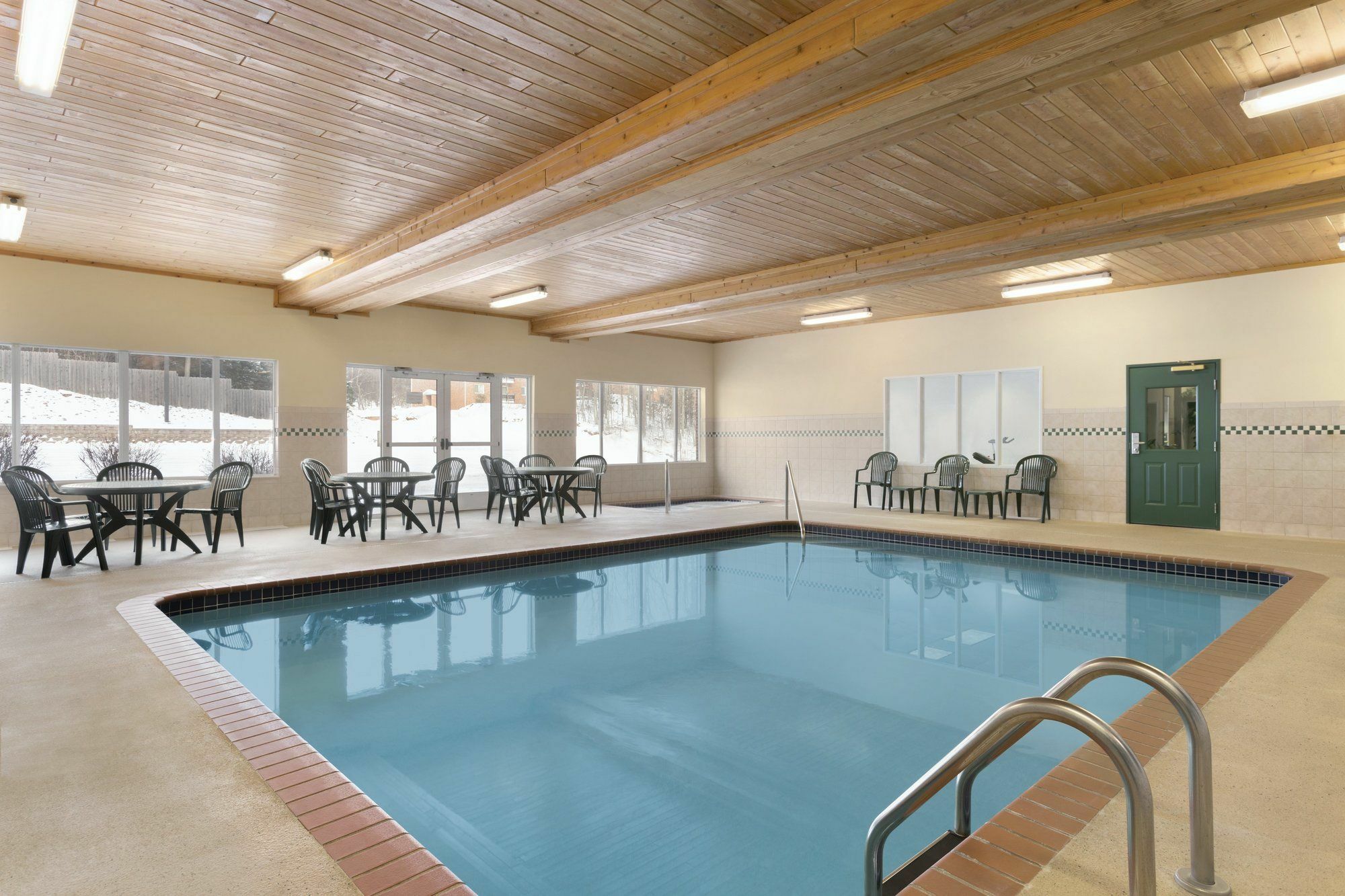 Holiday Inn Express & Suites Marquette By Ihg Ngoại thất bức ảnh